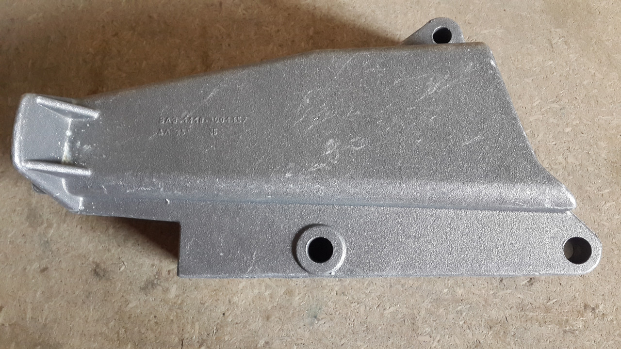 11180-1001157 Кронштейн опоры ДВС правый