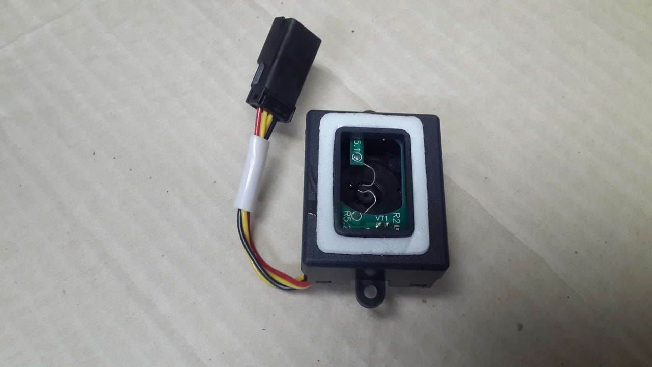 11186-8128050 Датчик температуры салона