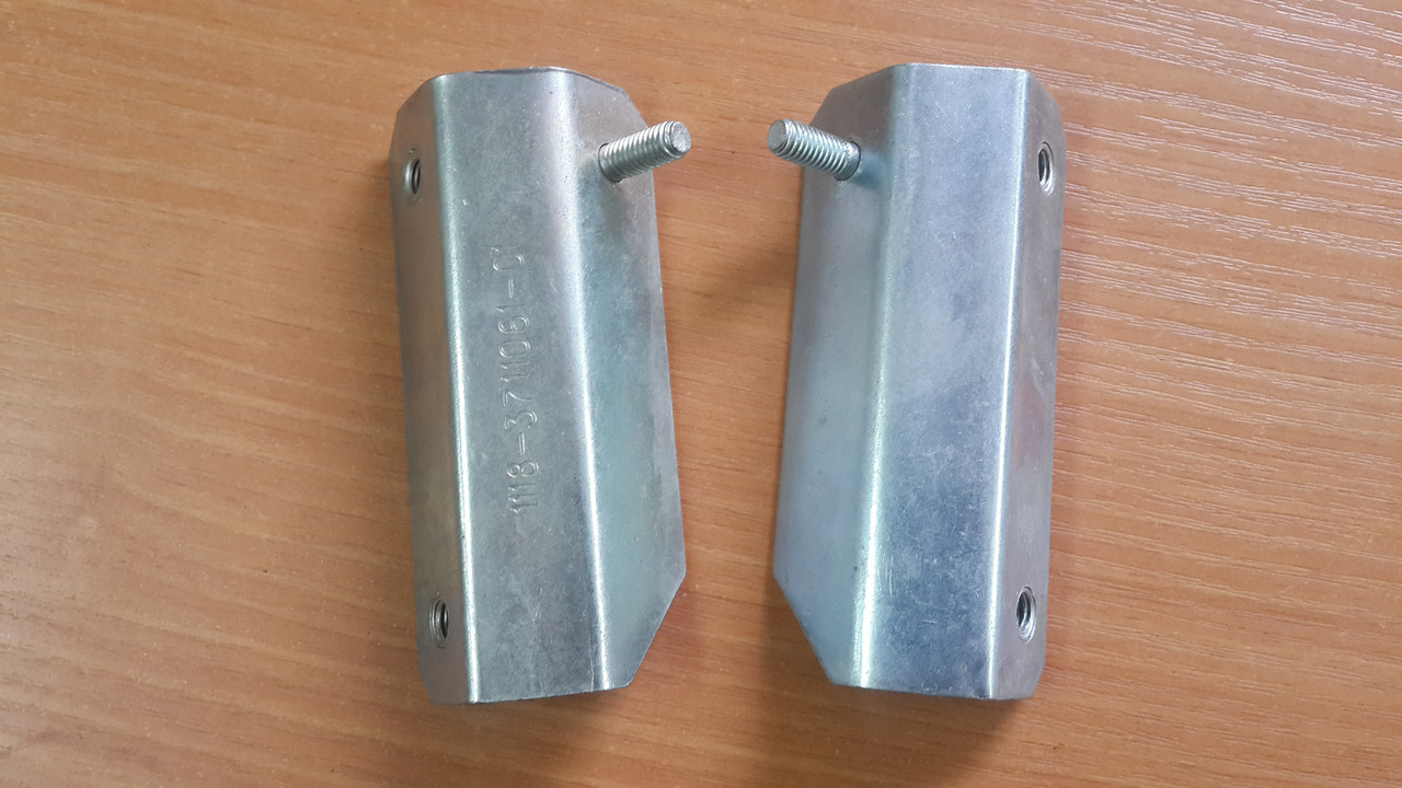 11180-3711060/61 Кронштейн фар