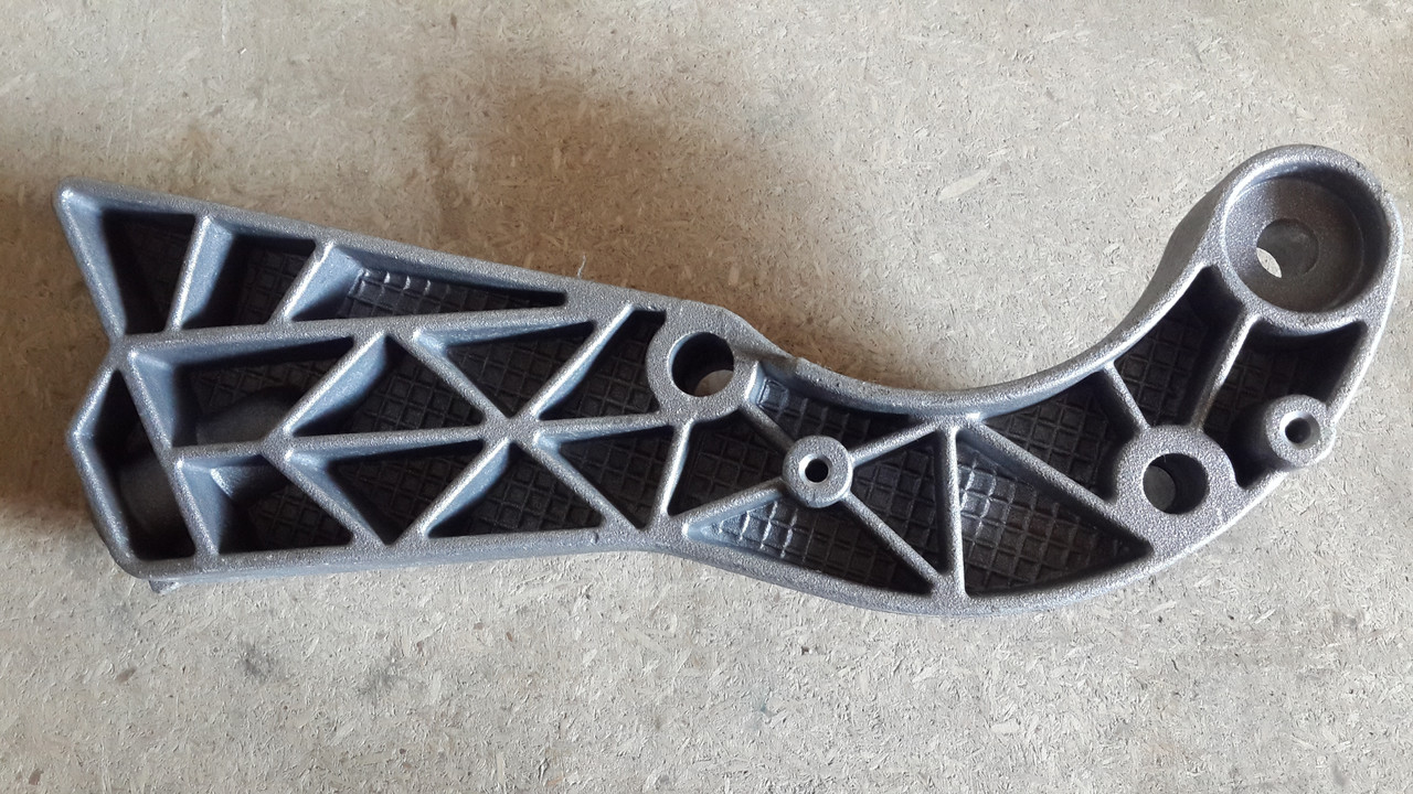 11180-1001032 Кронштейн опоры ДВС задней