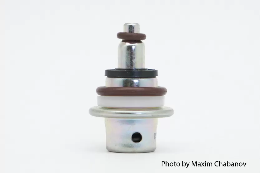 21800-1160010 Регулятор давления топлива Vesta 350 Мпа 1,8л